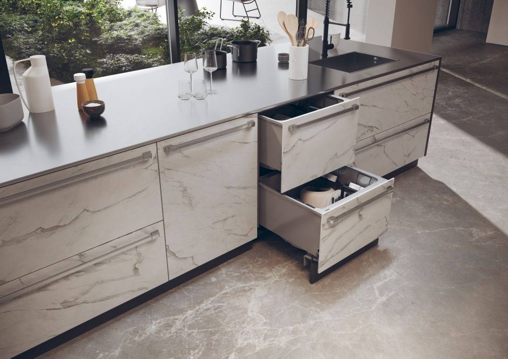 Haier XDD 66E5LS-80 Fully Intergrated 6 Place setting Dishwasher