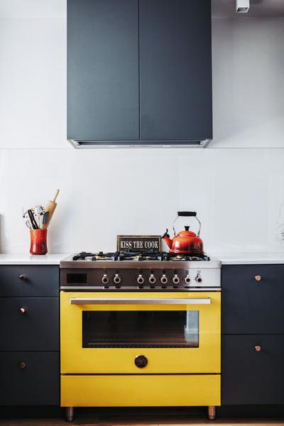 Bertazzoni 90 cm 6-Burner, Electric Oven Professional Series- Giallo (Yellow)
