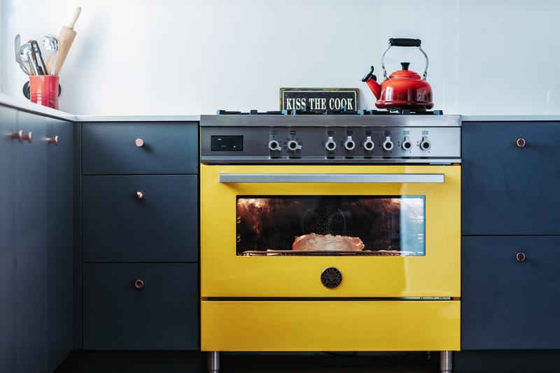 Bertazzoni 90 cm 6-Burner, Electric Oven Professional Series- Giallo (Yellow)