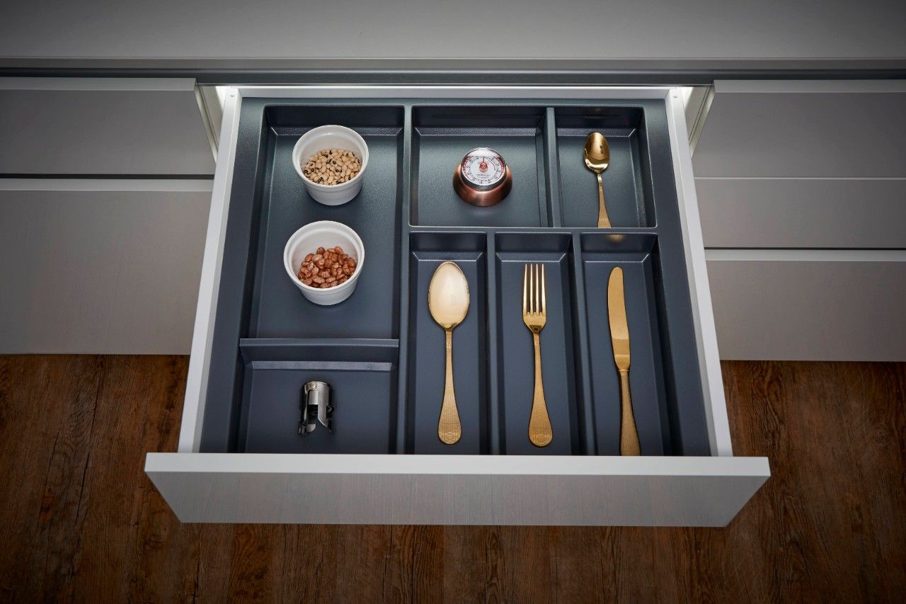 CLASSICO Cutlery Insert - Grey C.45.80 - Devine Distribution Ltd