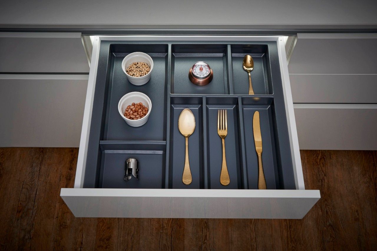 CLASSICO Cutlery Insert - Grey  C.45.80 - Devine Distribution Ltd