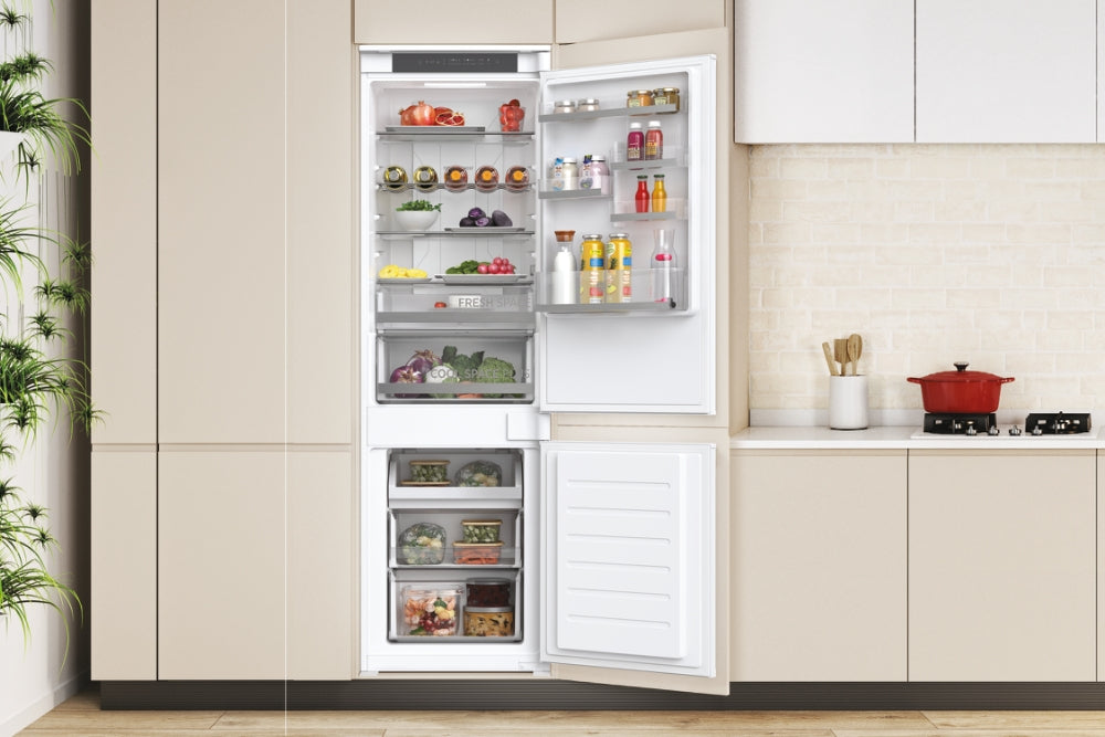 Hoover HFTNF5518EW-1 Integrated Total No Frost fridge freezer 177cm 70:30 E