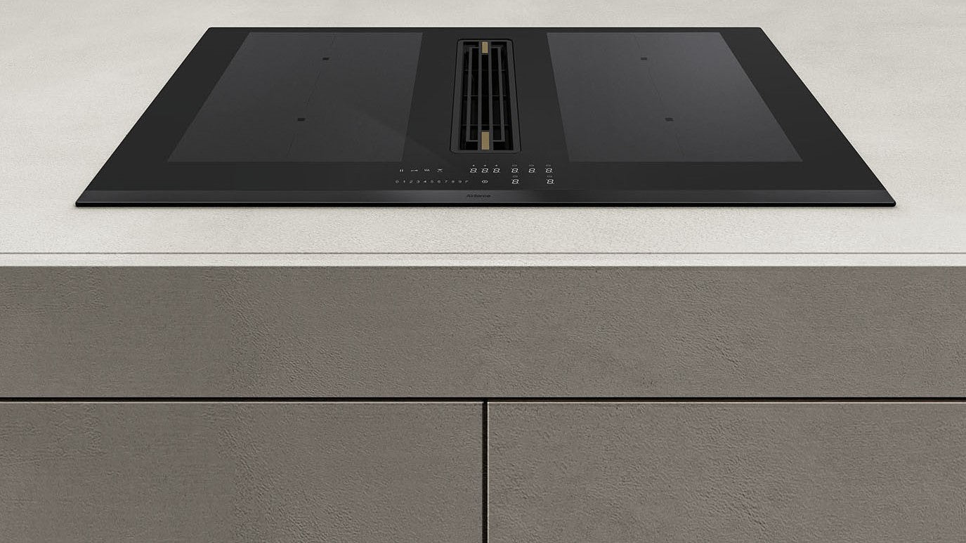Airforce Innova Artis Plus 83cm FIltering Induction hob with Central Venting Extraction On-Board Motor