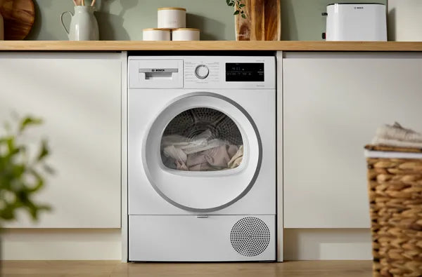 Bosch WTH85226GB Series 4 Heat pump tumble dryer 8 kg White