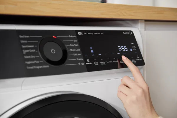 Bosch WQH246D9GB Series 6 Heat pump tumble dryer 9 kg White